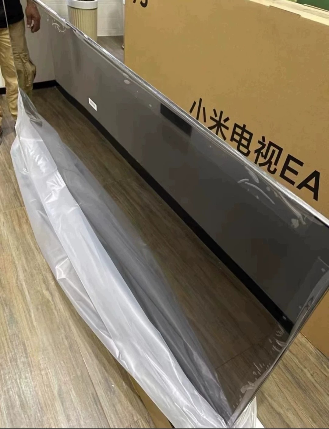 小米实体店倒闭了 低价出 小米电视，包邮小米仓库直销，小米正品都是95新左右电视，价格实惠捡漏 32寸-43寸-50寸-55寸-65寸-75寸-86寸各尺寸齐全